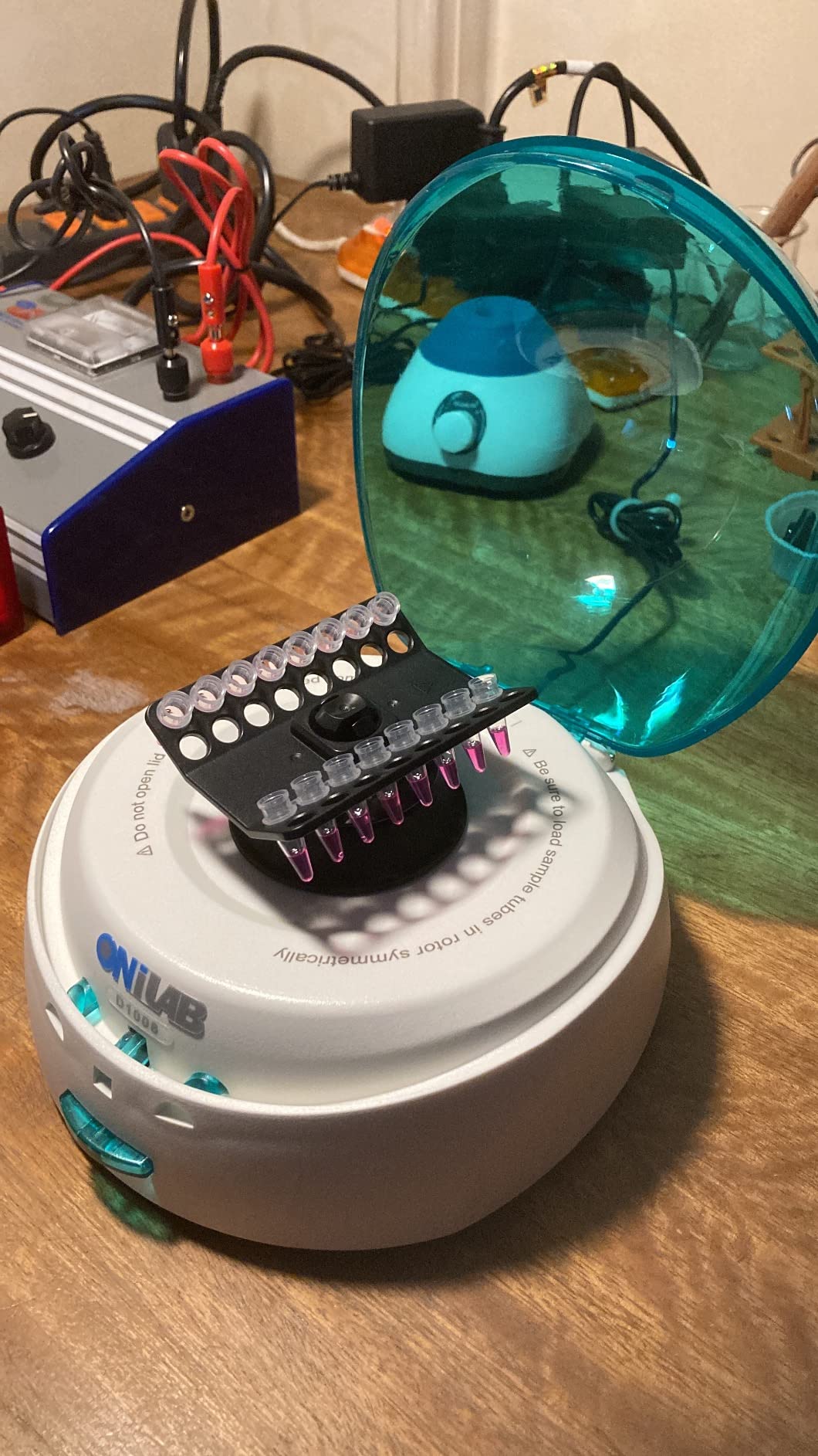 ONiLAB Scientific Mini Centrifuge 7000RPM, 2680 x g RCF, Lab Benchtop Centrifuge with 2 Rotors for 8 x 0.2/0.5/1.5/2.0ml and 0.2mL×32 PCR Strips, Low Noise≤45dB, 100-240V,Blue lid(ONLY for MICROTUBES) customer photo 1