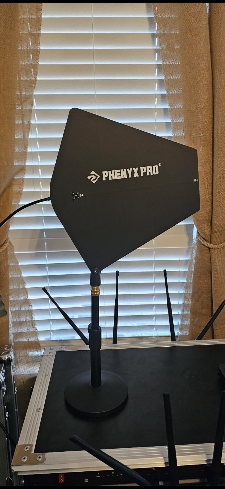 Phenyx Pro 8-Channel UHF Auto Scan Wireless Microphone System, PTU-6000-8H | 8 x 40 Frequencies, 328 ft Range, 8 Dynamic Handheld Microphones for Singing, Church, Karaoke, Wedding, Speaking, Party customer photo 2