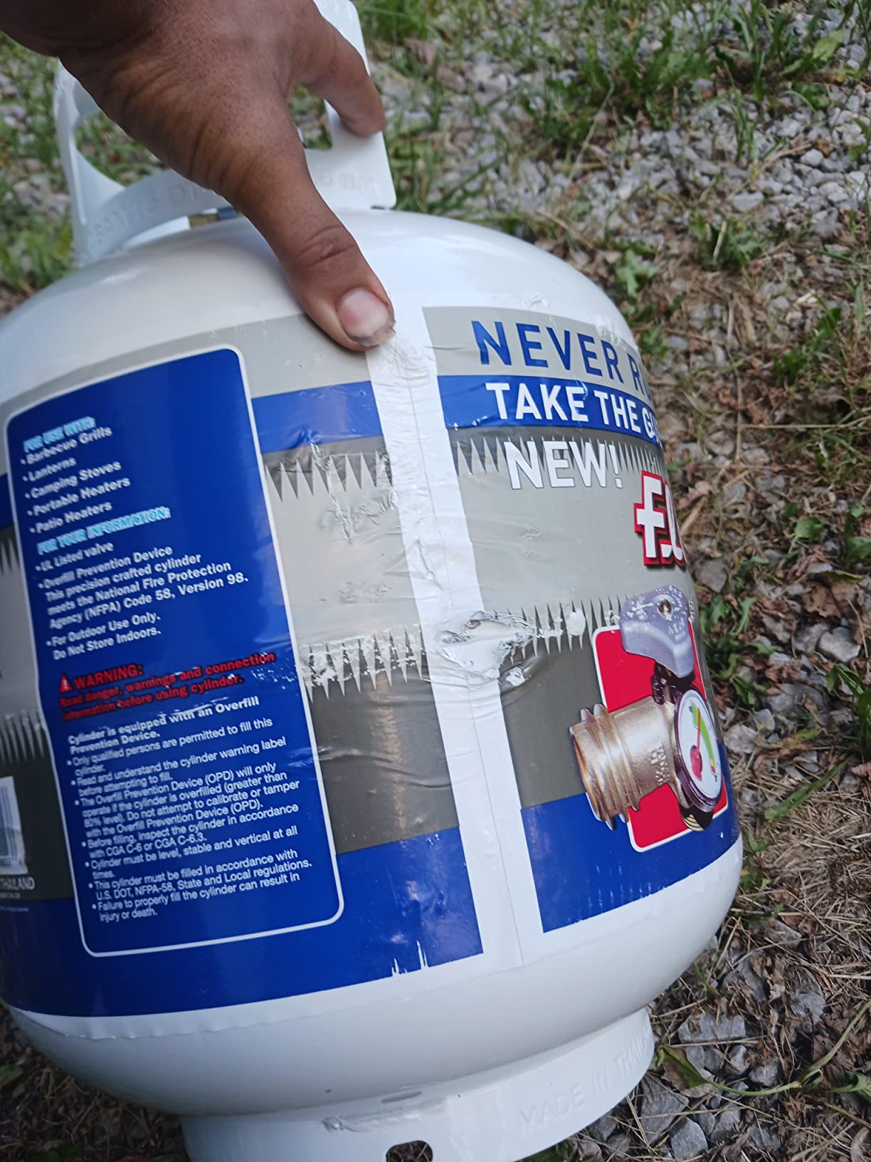 Flame King YSN230b 20 Pound Steel Propane Tank Cylinder with OPD Valve and Built-in Gauge, 20 lb Vertical customer photo 1