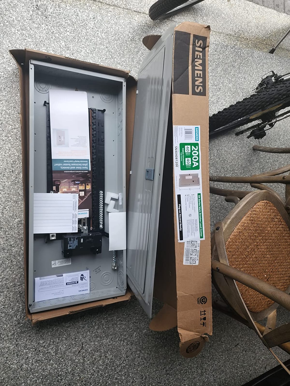 SN Series 200 Amp 40-Space 40-Circuit Main Breaker Plug-On Neutral Indoor Load Center customer photo 1