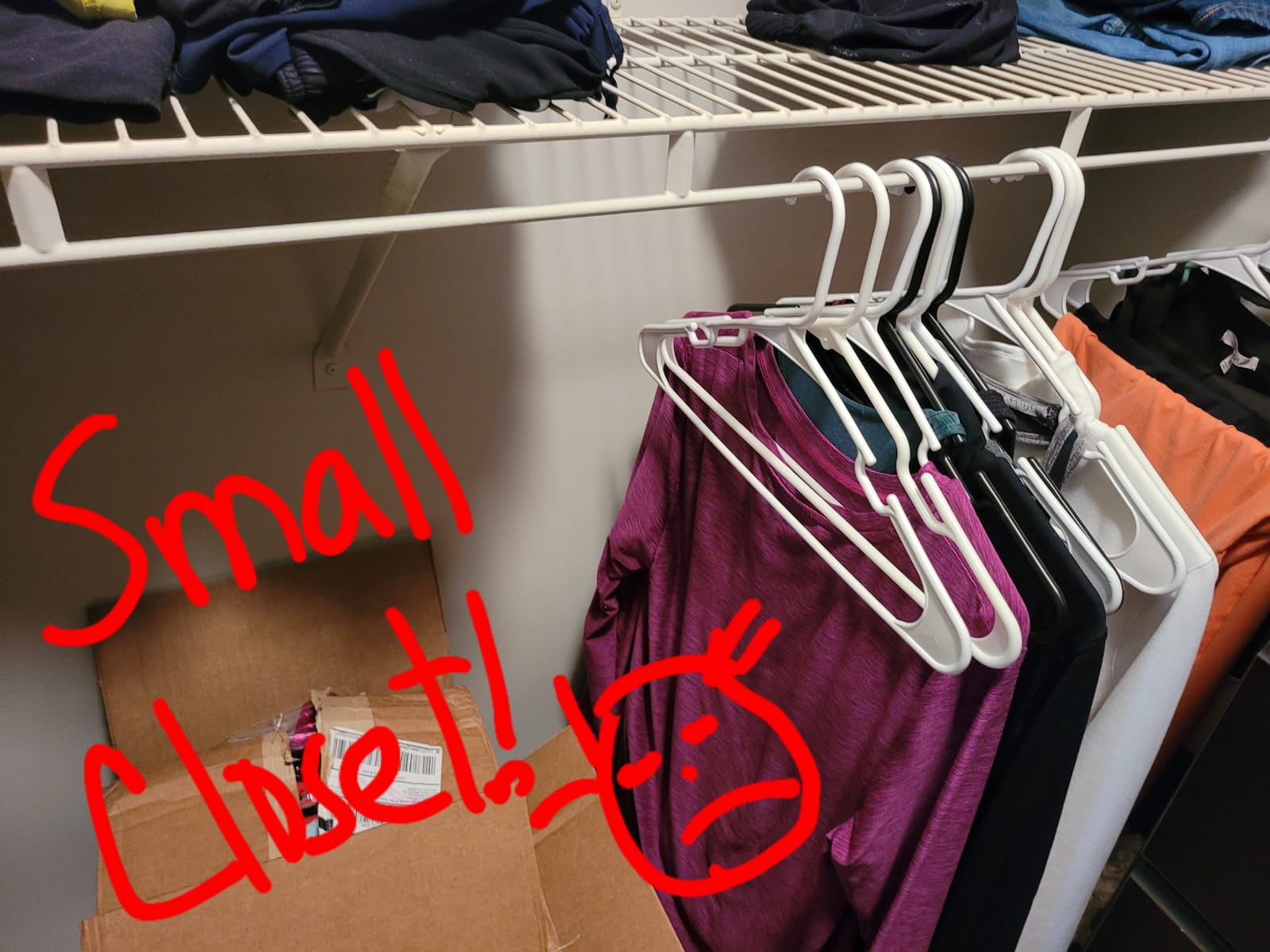 HOMEKAYT Gold Clothing Racks for Hanging Clothes, Modern Metal Heavy Duty Garment Rack, Portable Retail Display Rack Iron Clothing Racks 47''L-Gold customer photo 1