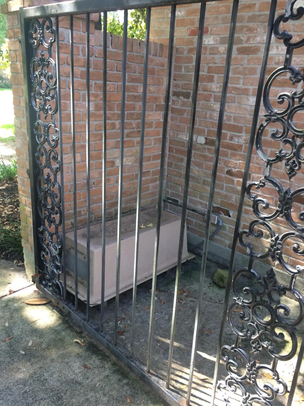 TOPENS A8131 Single Swing Gate Opener Heavy Duty | Up to 880lbs in Weight OR 18ft in Length, AC Powered, Easy DIY, Solar Compatible, Remote Control Included customer photo 2