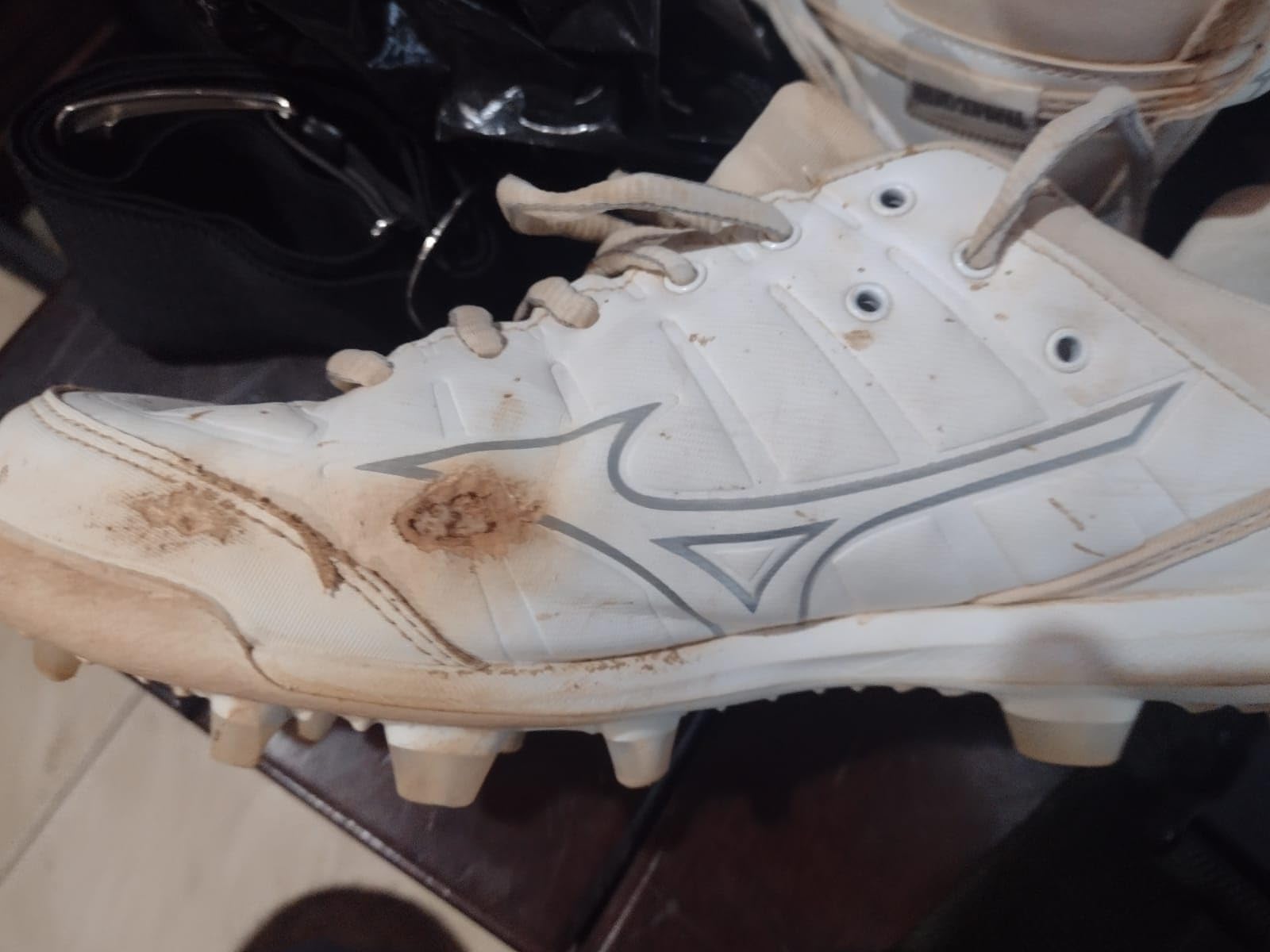 Mizuno Women's 9-Spike Advanced Finch Elite 5 Softball Shoe customer photo 2