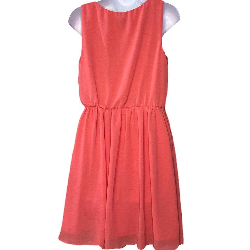SSWBasics White Female Mannequin Torso with Hook - Women's Sizes 5-10 customer photo 1