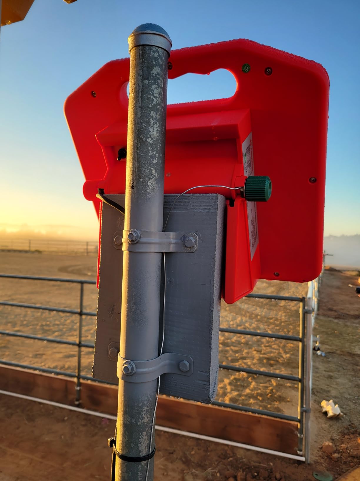 ANDMON S600 Solar Electric Fence Charger - 35 Mile Range, 0.65 Joules Powerful Solar Fence Charger, Ideal for Livestock and Garden Protection customer photo 1