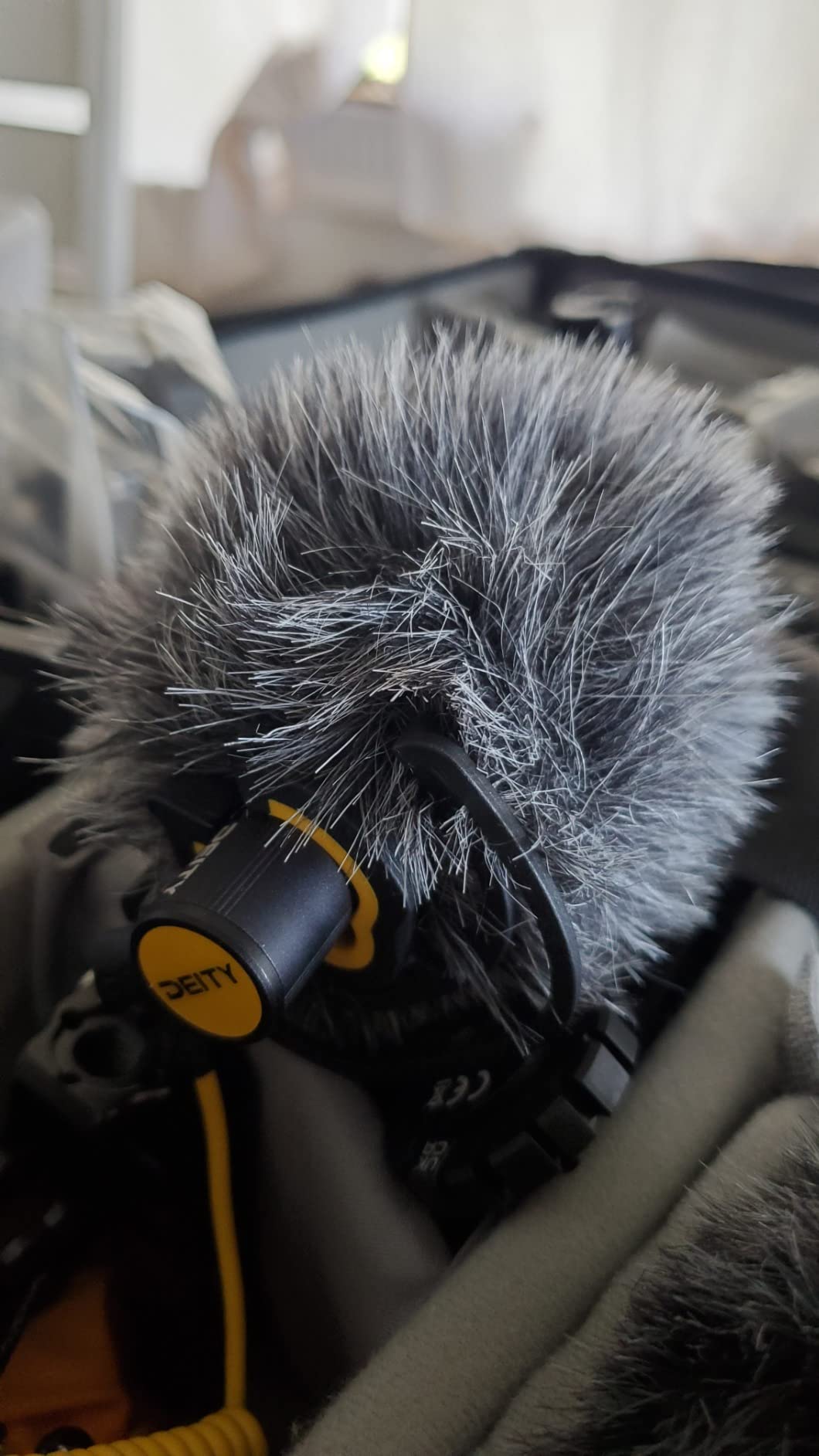 Deity V-Mic D4 Mini Supercardioid On-Camera Mic for DSLR & Vlog | 20mph Wind Rating, Plug-in Power, TRS/TRRS Cables, Dual-track input. Ideal for Podcasts, Interviews, YouTube, and vlogging. customer photo 1