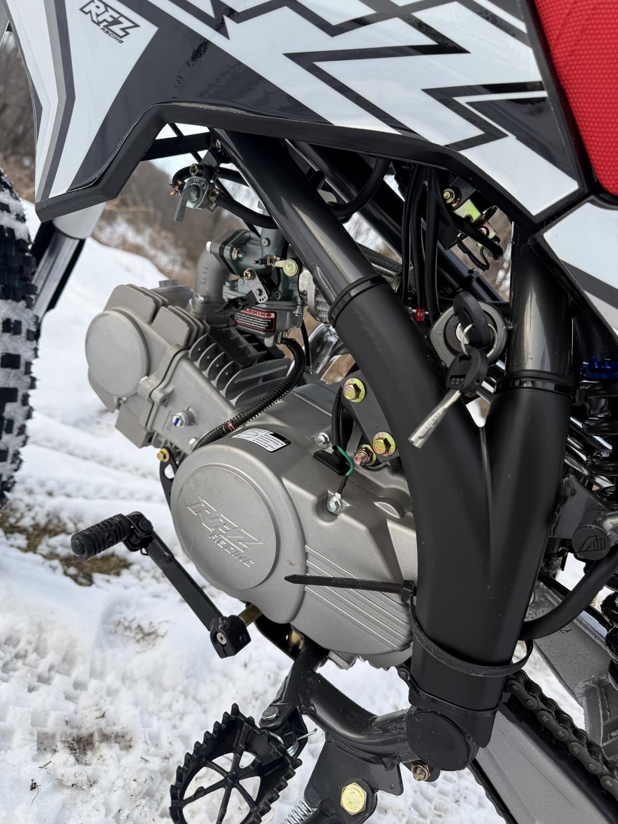 HHH DB X18 125CC Dirtbike Apollo RFZ Racing Gas Dirt Bike with Twin Spare Heave Duty Steel Frame Big Tires 17/14 inch 4 Speed Dirtbike for Youth Adult Vitacci Dirtbike customer photo 2
