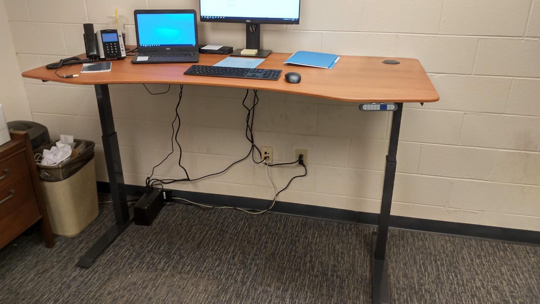 ApexDesk Elite Pro Series 60