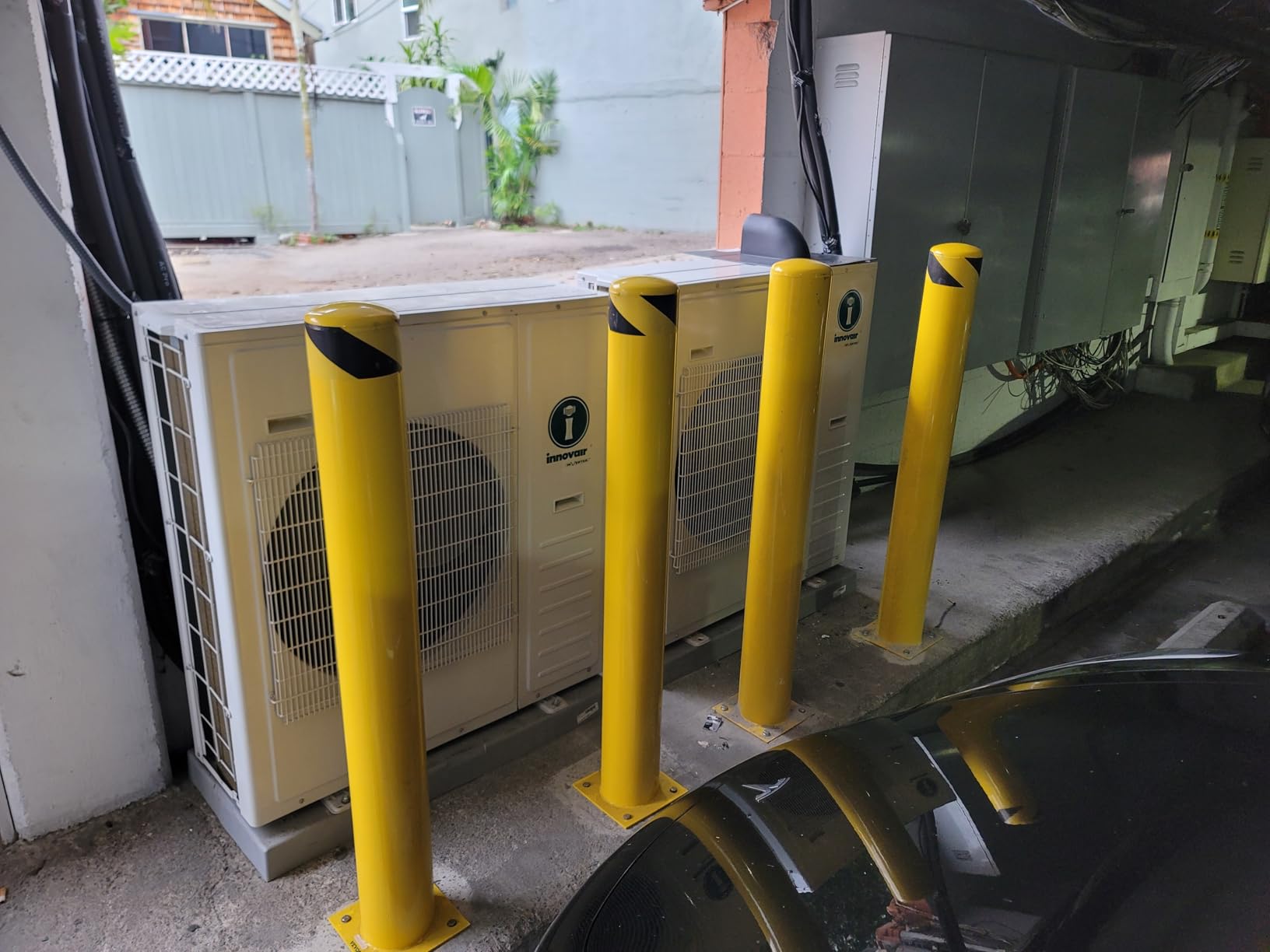 VEVOR Safety Bollard, 36 Inch Height Bollard Post, 5.5 Inch Diameter Steel Pipe Safety Bollard Post, Yellow Steel Bollard, Steel Safety Bollard with 8 Anchor Bolts, Perfect for Traffic-Sensitive Area customer photo 1