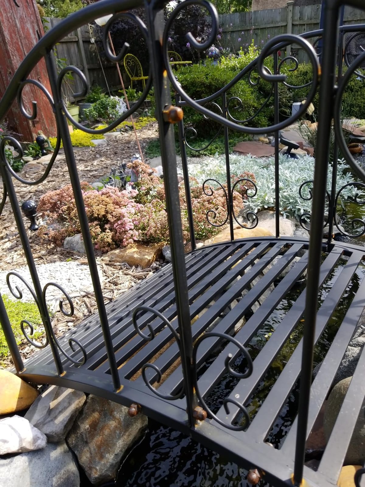 VINGLI Garden Bridge Metal Yard Arch Path Bridge with Patterned Guardrails, Ourdoor Decorative Black Iron Foot Bridge for Pond and Backyard Landscaping-4FT customer photo 2