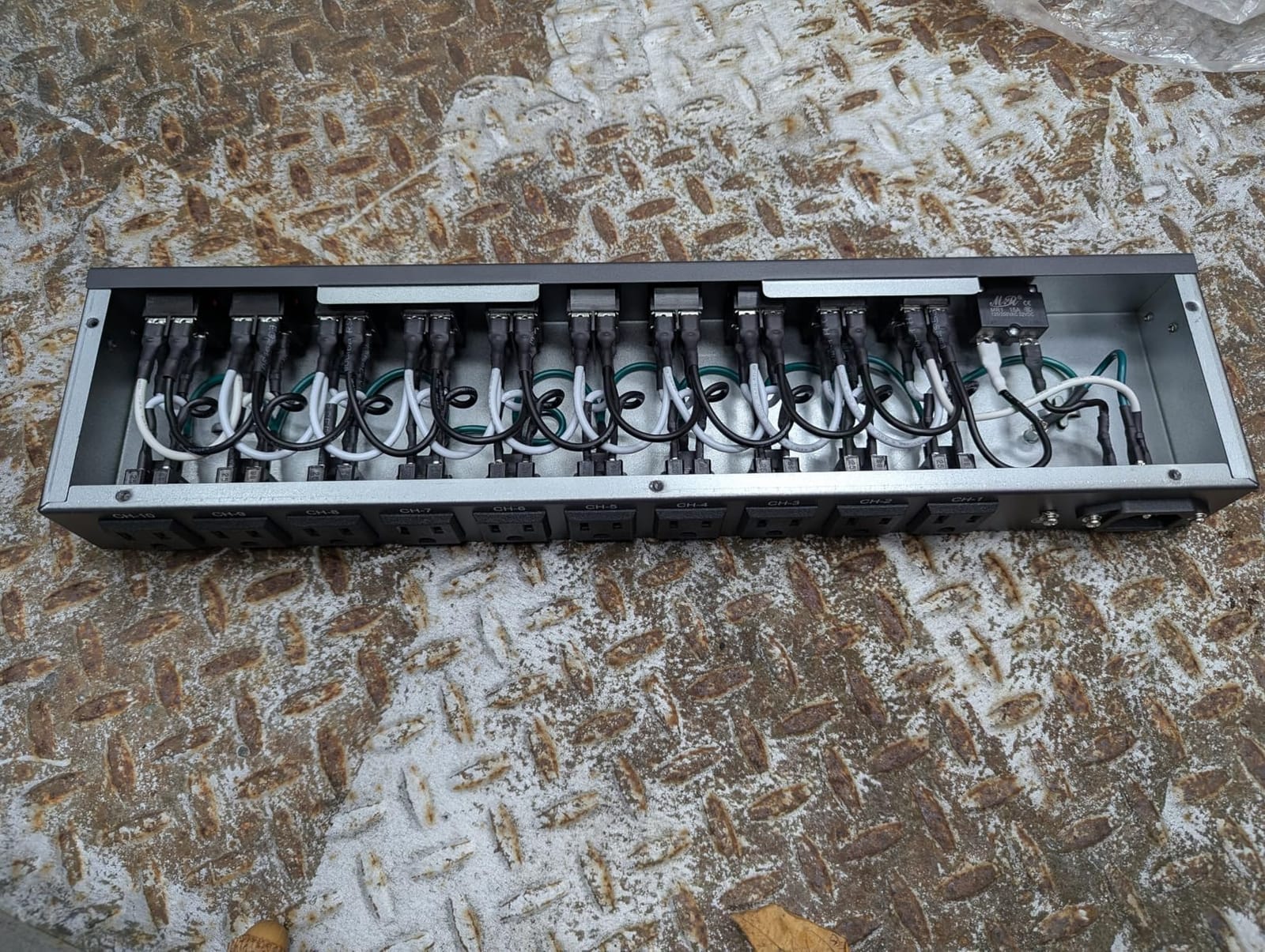 1U PDU Horizontal Rackmount Power Strip - Overload Protector | 10 NEMA 5-15R Outlet, 100V-240V/15A, 1800 Joules, 10 Independent LED Switches, 6 ft Cord customer photo 1
