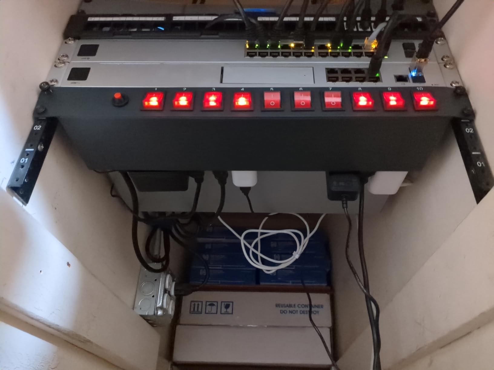 1U PDU Horizontal Rackmount Power Strip - Overload Protector | 10 NEMA 5-15R Outlet, 100V-240V/15A, 1800 Joules, 10 Independent LED Switches, 6 ft Cord customer photo 2
