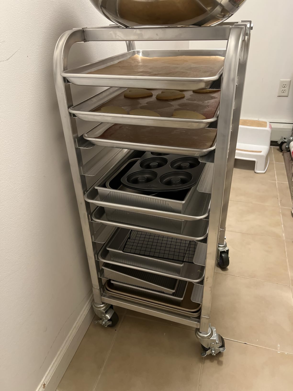 BIEAMA 10-Tier Full Size Sheet Pan Rack, NSF Aluminum Bun Pan Rack | Bakery speed Rack for Home Commercial Kitchen Bakery Cooling, 4 Wheels customer photo 2