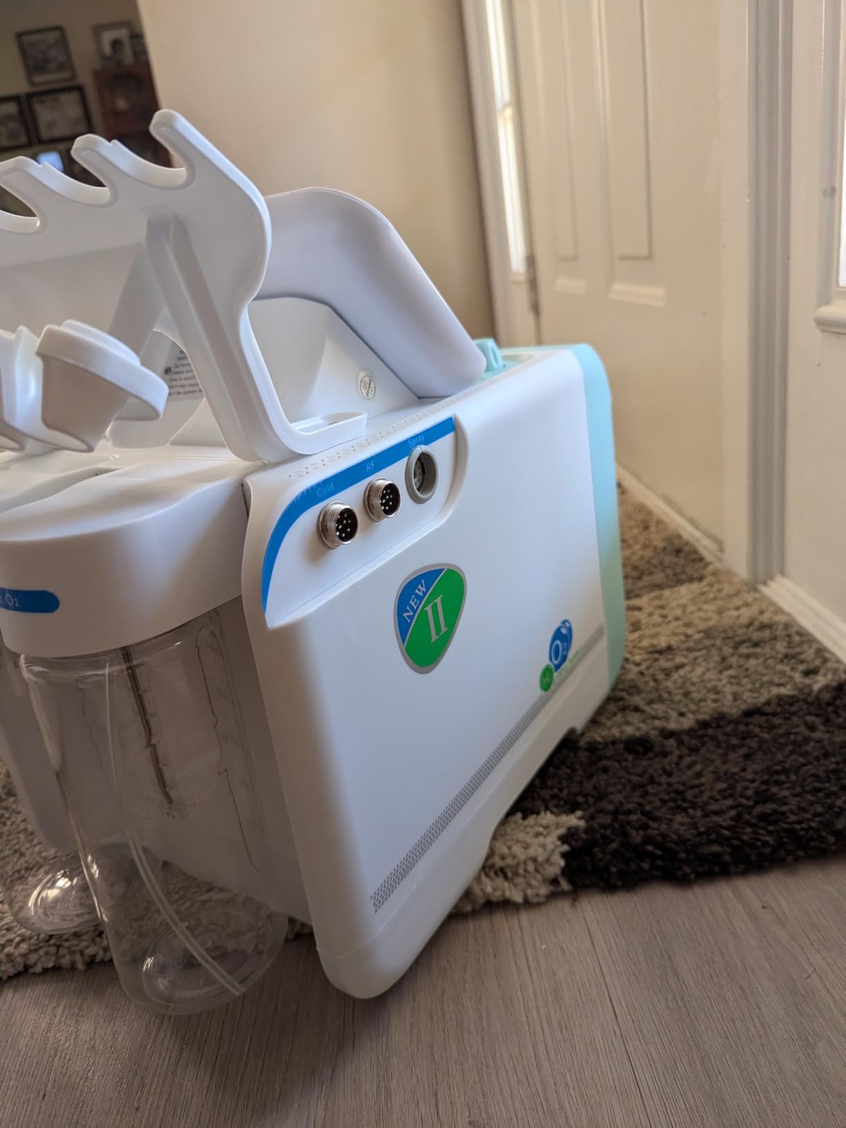 BRÜUN Facial Care Machine - A 7 in 1 Multifunctional Face Care Device for Skin Moisturizing - A Vacuum Cleaning Jet for Home and Beauty Salon customer photo 1