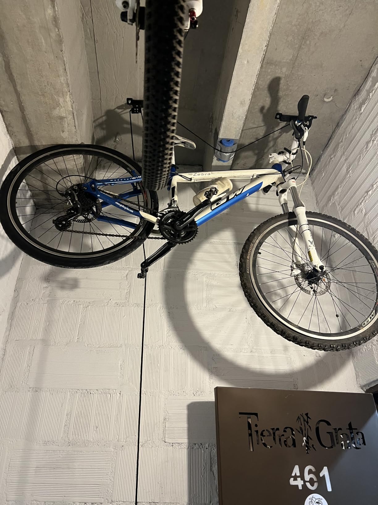Wallmaster Ceiling Bike Hanger, Bicycle Lift Hoist Pulley System for Garage customer photo 2