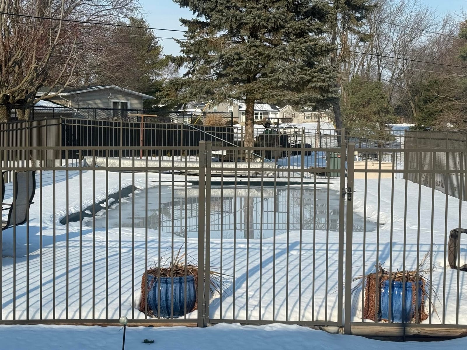 VEVOR 20x40 ft Pool Safety Cover, Green Mesh for Rectangle Inground Pools | Green Mesh Pool Cover with Triple-Stitched Construction, Reinforced Straps & MAX Strength, Winter Safety for Children & Pets customer photo 1