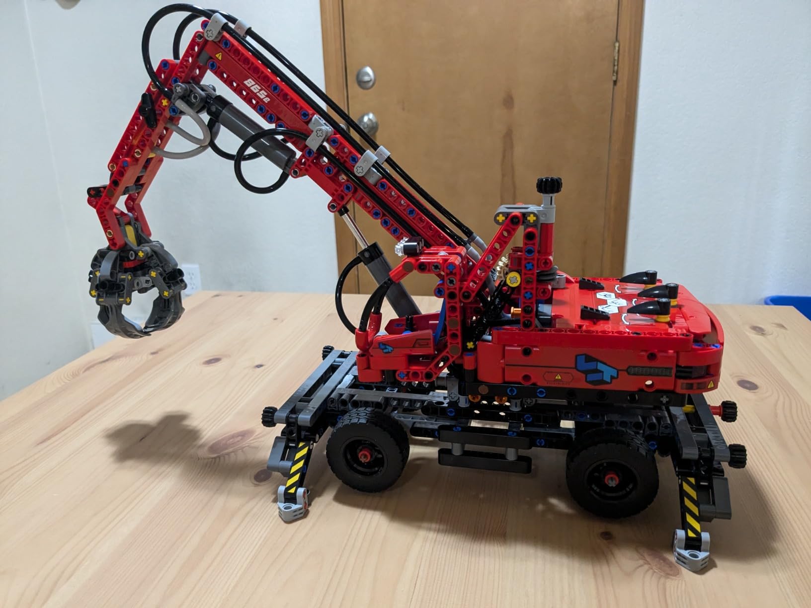 LEGO Technic Material Handler 42144, Mechanical Model Crane Toy, with Manual and Pneumatic Functions, Construction Truck Building Set, Educational Toys customer photo 2