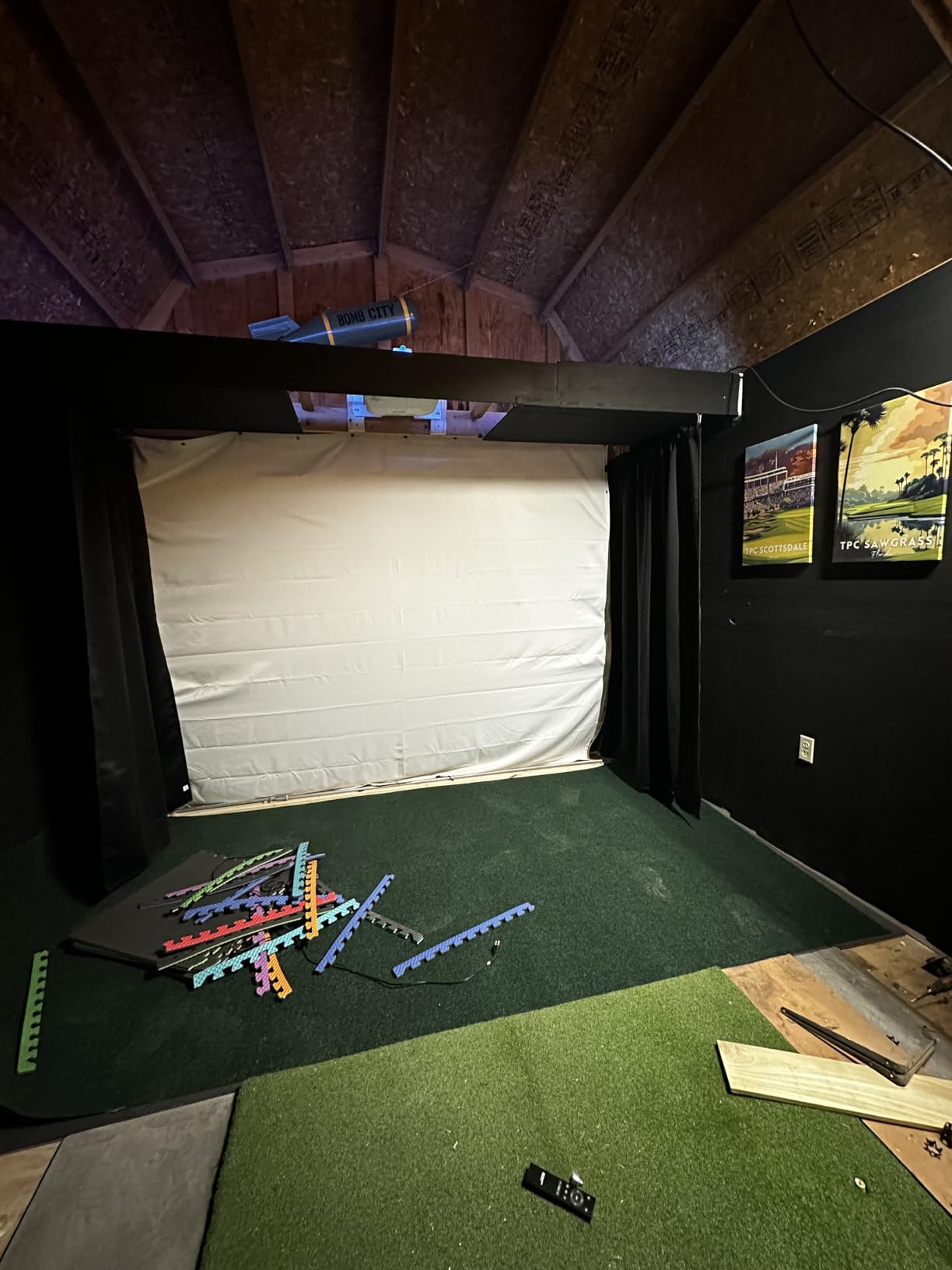 aikeec Golf Simulator Impact Screen: 7mm Thickened Golf Impact Screen for Indoor/Home/Garage Training - Ultra Clear 10ft Impact Screen with 32 pcs Grommets Holes, 5 Size Options customer photo 1