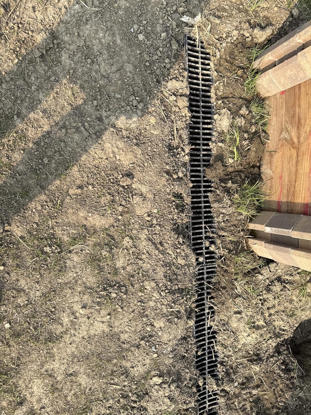 VEVOR Trench Drain System Channel Drain 5.9x5.1-Inch HDPE Drainage Trench | Black Plastic Garage Floor Drain with Plastic Grate, 6x39 Trench Drain Grate, with 6 End Caps, for Garden, Driveway-6 Pack customer photo 2