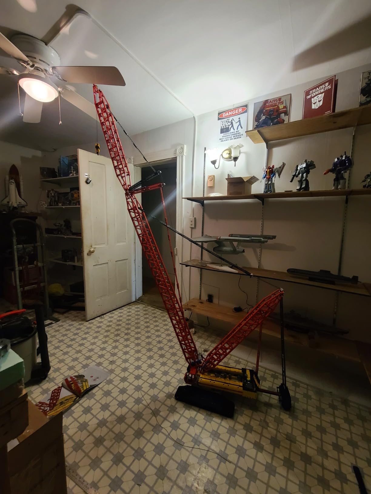 Mould King Crawler Crane LR13000 Building Block Kits, Technical Construction Vehicles Cranes Model with Motor/APP Remote Control, Gift for Age 14+/Adult Collections Enthusiasts (4318+ Pieces) customer photo 1
