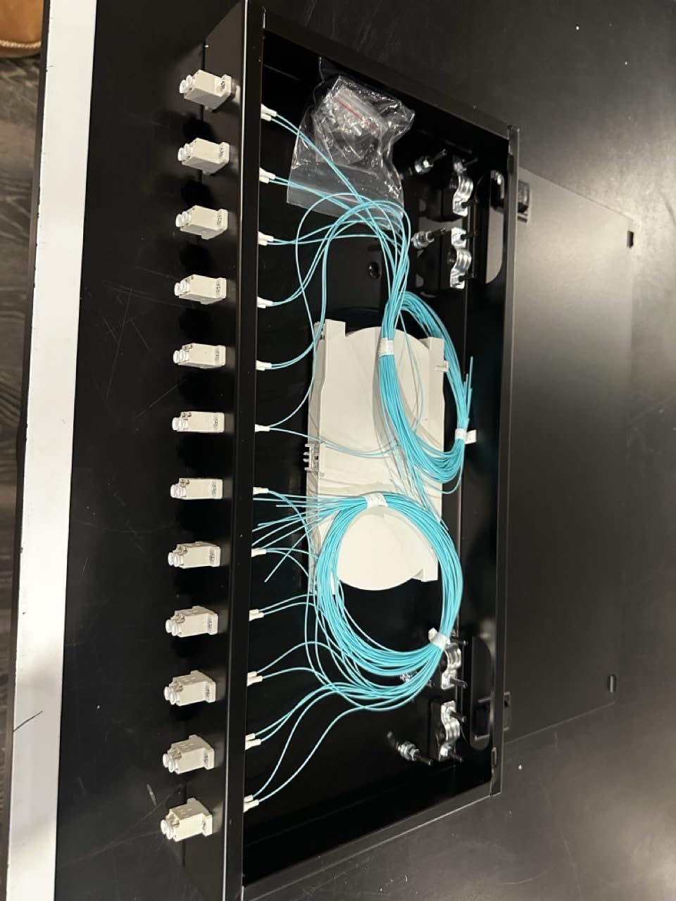 LC-OM3 12 Duplex 24 Port Fiber Enclosure Rack Mount Fiber Box MultiMode LC-UPC Kit 1 RU Fits 19