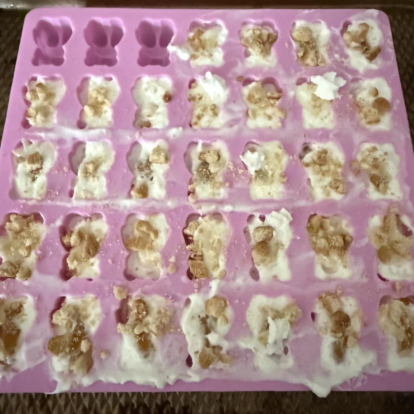 LUSHYUM 4PCS Large 5 ML Gummy Bear Moulds, 140 Total Cavities customer photo 1