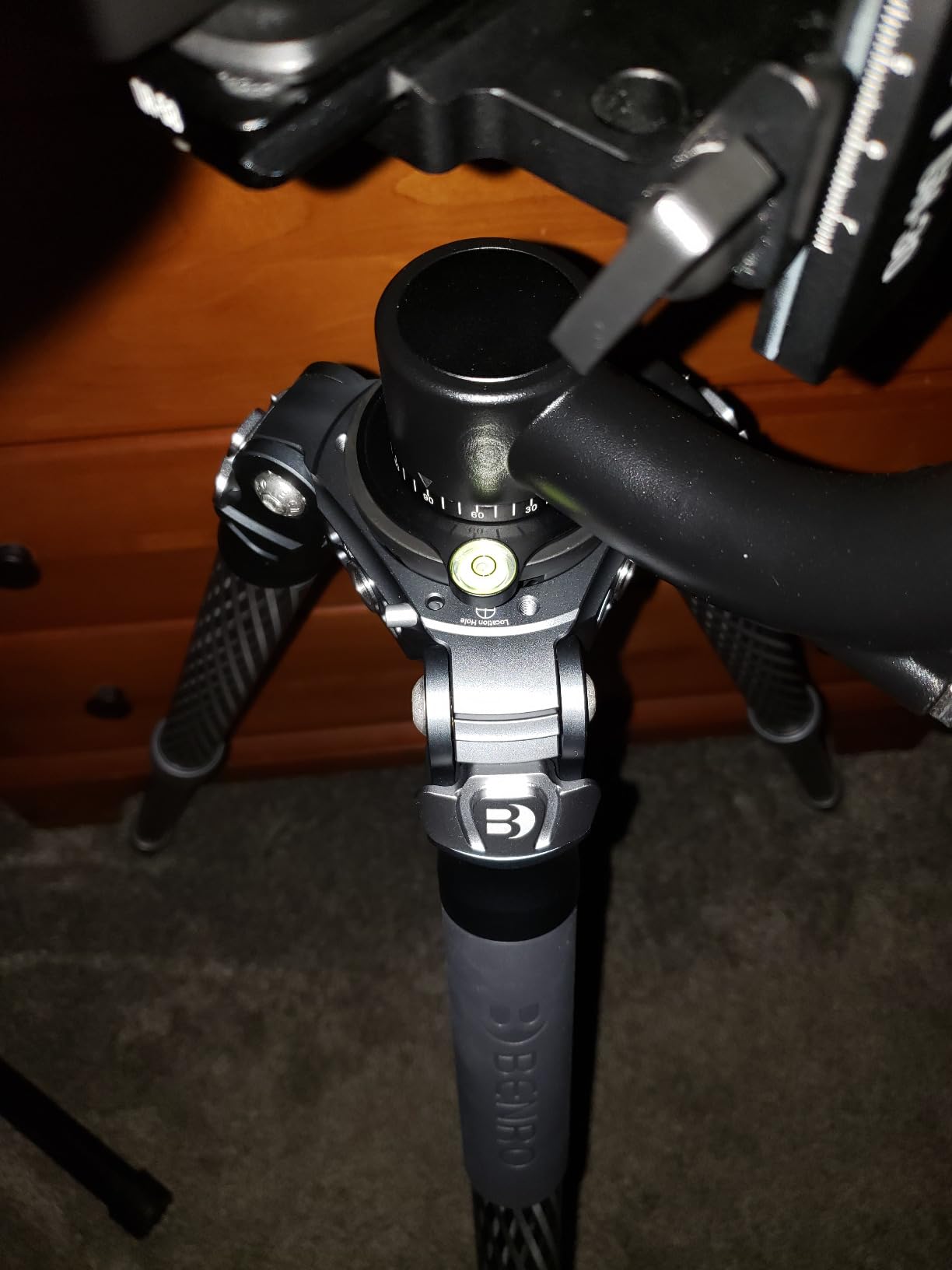 Benro Mammoth Carbon Fiber Tripod – Heavy-Duty 4-Section Tripod with 75mm Bowl, Twist Locks, High Load Capacity, and Carrying Case for Professional DSLR, Mirrorless & Video Production (TMTH44C) customer photo 2