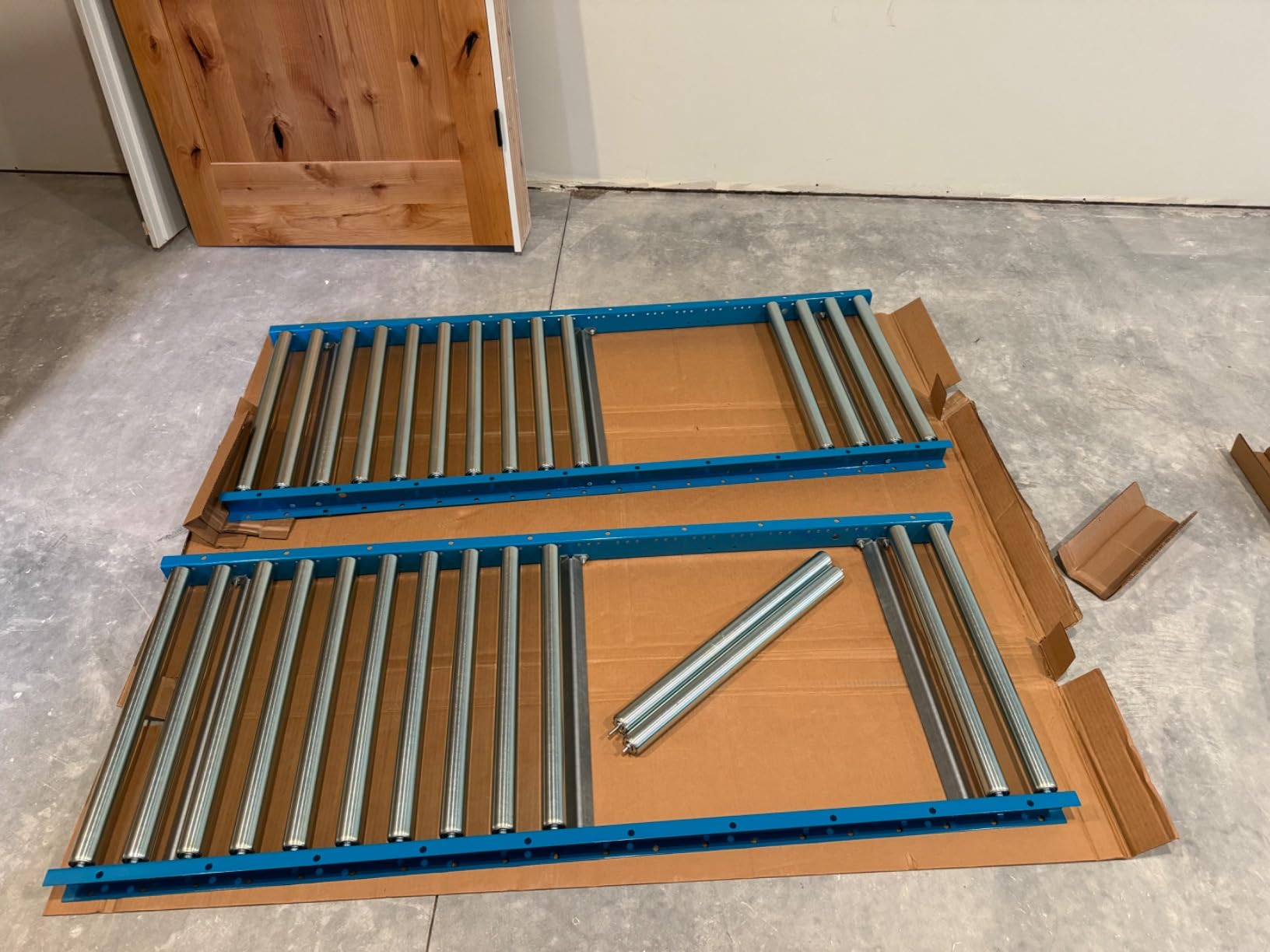 Ultimation Light-Duty Gravity Conveyor, Rollers & Frames - 24