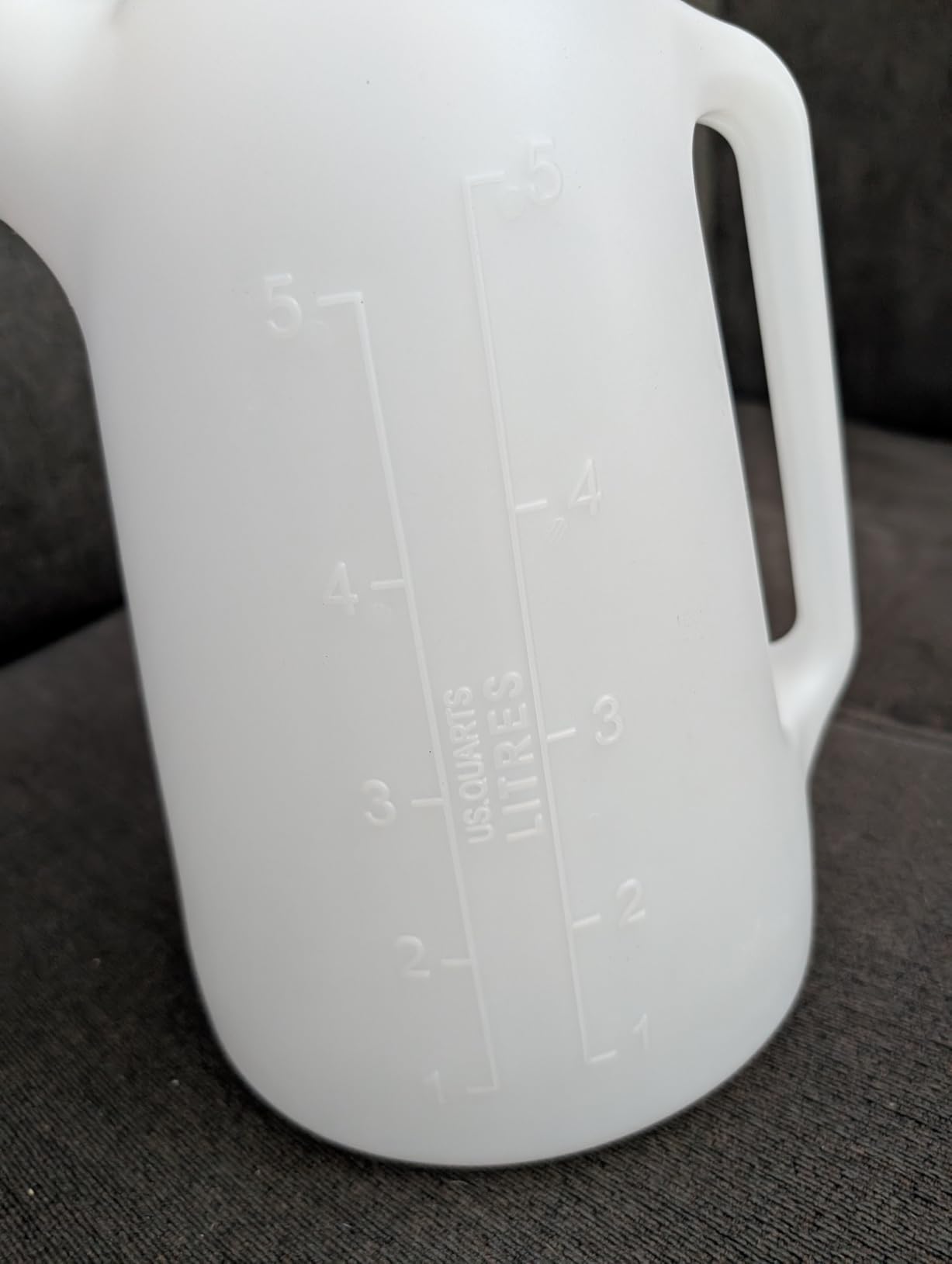 ZEELINE BY MILTON ZE757W 5-Quart Polyethylene Oil Dispenser, Translucent Jug Marked in Quarts/Liters with Flexible Pour Spout and Threaded Lid customer photo 2