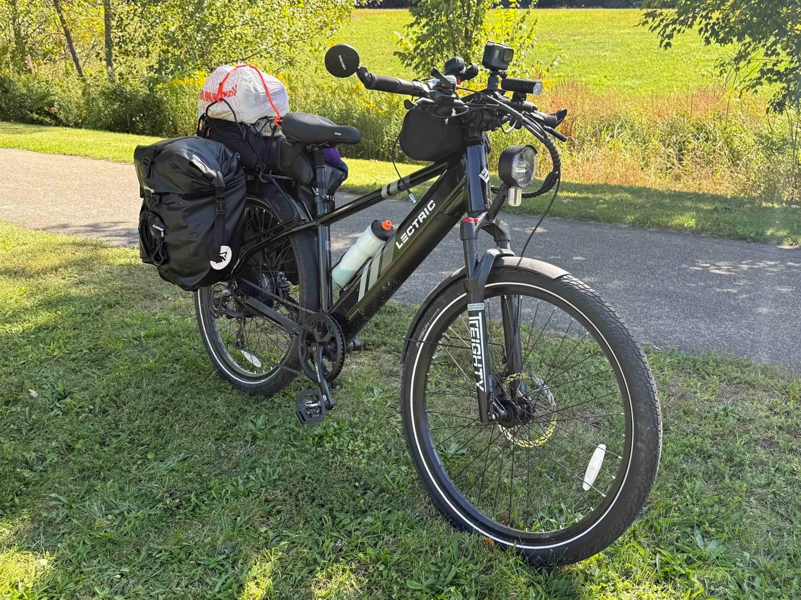 ROCKBROS Bike Panniers Waterproof Max 30L Capacity Cycling Traveling 1 Pack customer photo 1