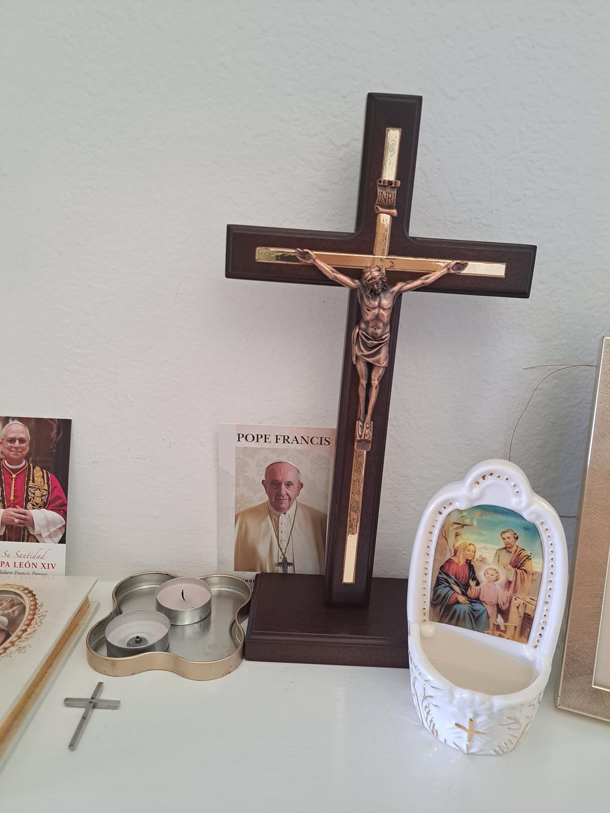 KOMI Porcelain Holy Family Catholic Holy Water Font for Entrance of Home Church Wall Hanging Decor customer photo 2