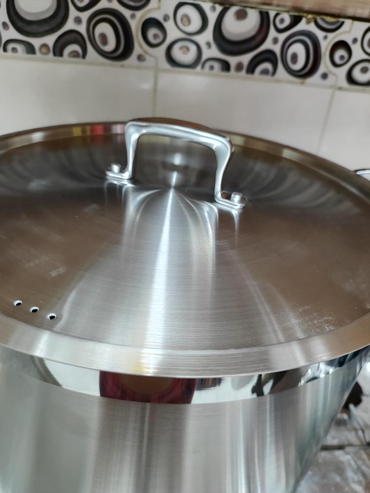 Stainless Steel Stockpot with Lid 16 Quart, Durable 18/8 Stainless Steel, Impact-Bonded Base for Even Heating, Riveted Handles, Oven & All Stove Compatible, Safe Up To 500°F (260°C) customer photo 2