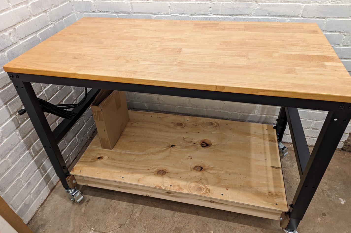 HABUTWAY Height Adjustable Workbench with Wheels 48