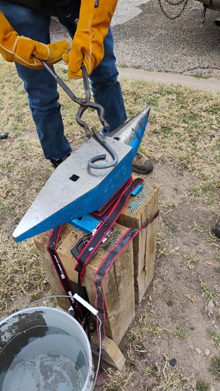 VEVOR Single Horn Anvil - 132Lbs Cast Steel Anvil for Blacksmiths & Jewelers - Durable & Robust Metal Working Tool customer photo 2