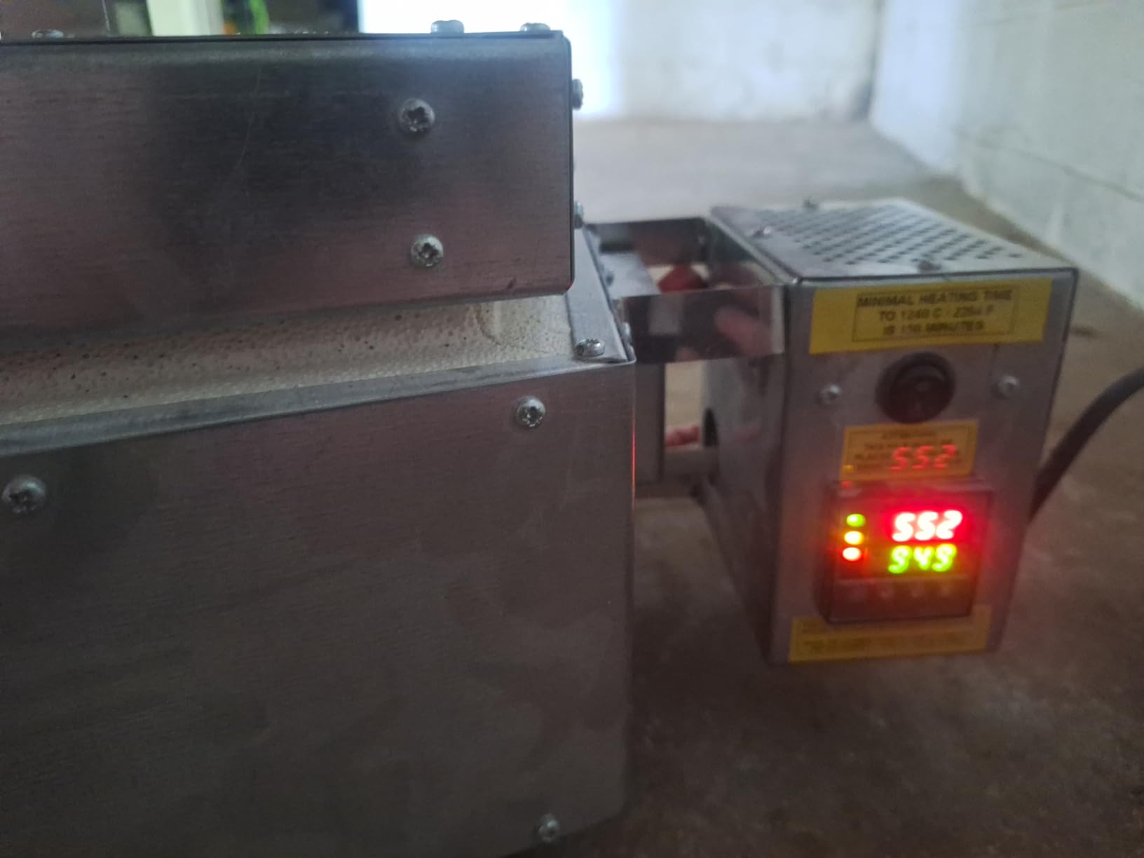 Compact Pentagon Top-Loaded Kiln with 3-L Chamber, 1240 C / 2264 F and Easy-to-Use Temperature/Time Programmer. customer photo 1
