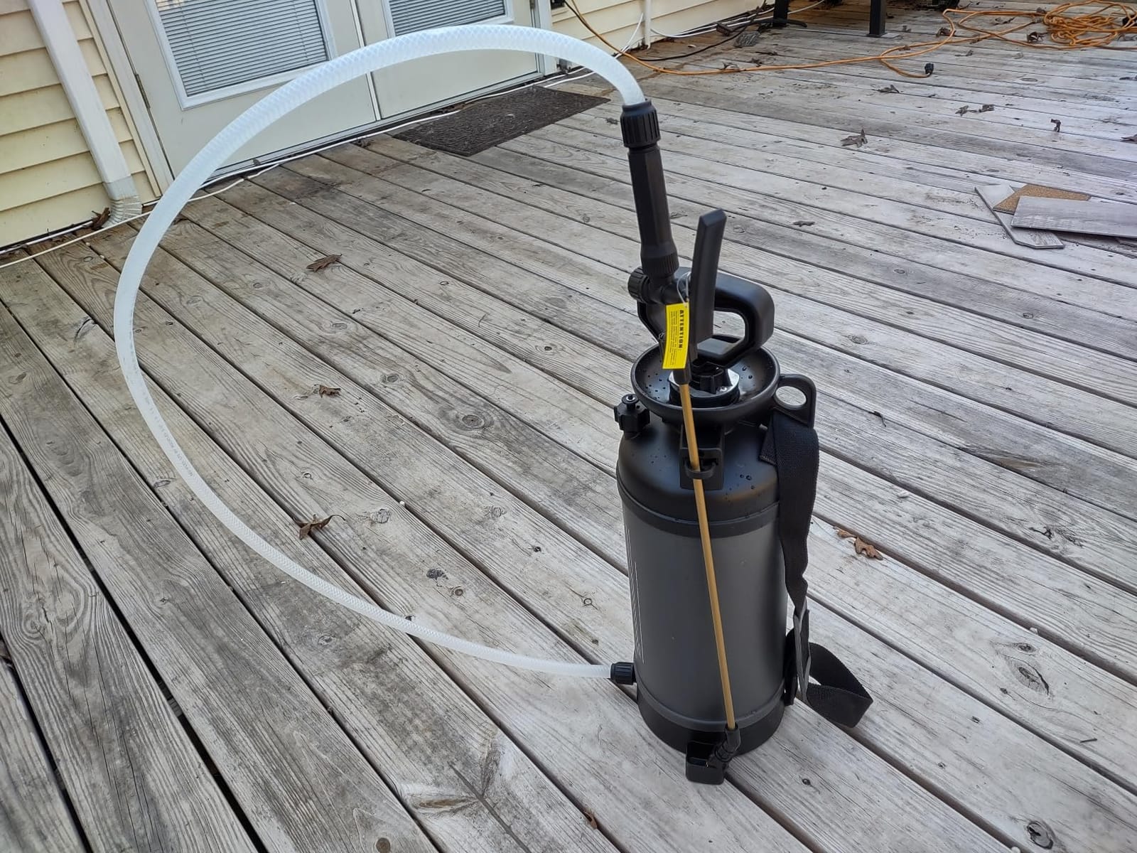 Concrete Sprayer 2 Gallon Chemical Resistant Compression Pump Sprayer for Form Oil, Water-Based Sealers, Construction Chemical, Adjustable Pressure, Industrial Grade Durability Brass Nozzles customer photo 1