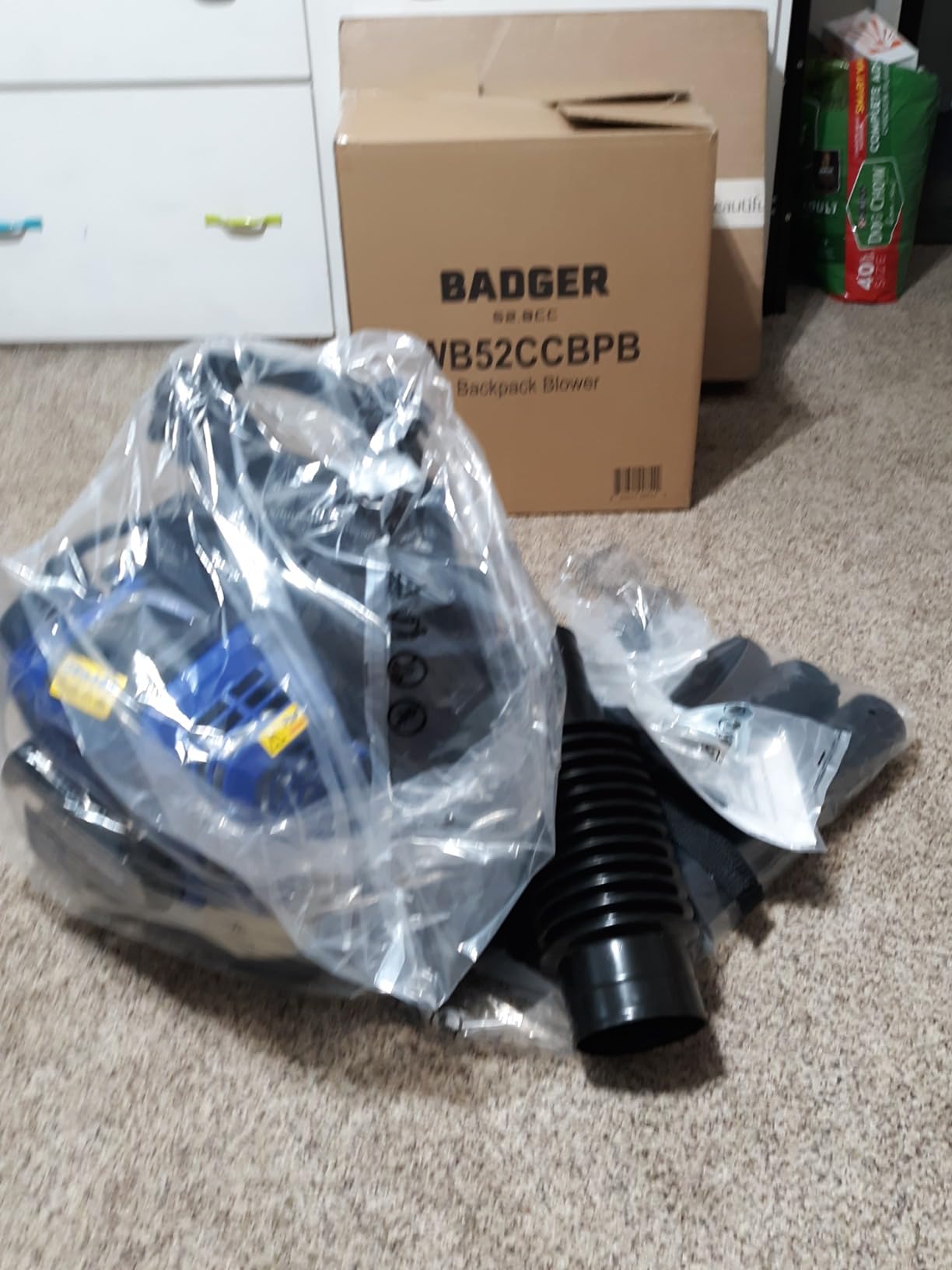 WILD BADGER POWER Leaf Blower Backpack, 53cc Gas Powered Strong Air Flow 559CFM 174MPH, Light Weight 19.6lbs, Ideal for Leaf, Sand, Gravel, Snow, Yard and Driveway customer photo 2