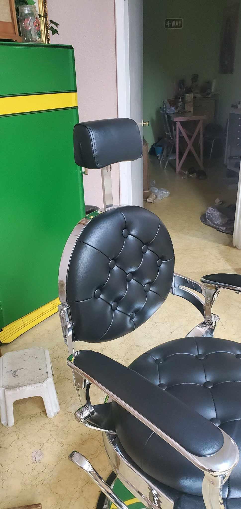 Barber Chair Hair Salon Chair,Heavy Duty 700 LBS, for Hair Stylist Barber Beauty Tattoo Massage(Black Round) customer photo 2