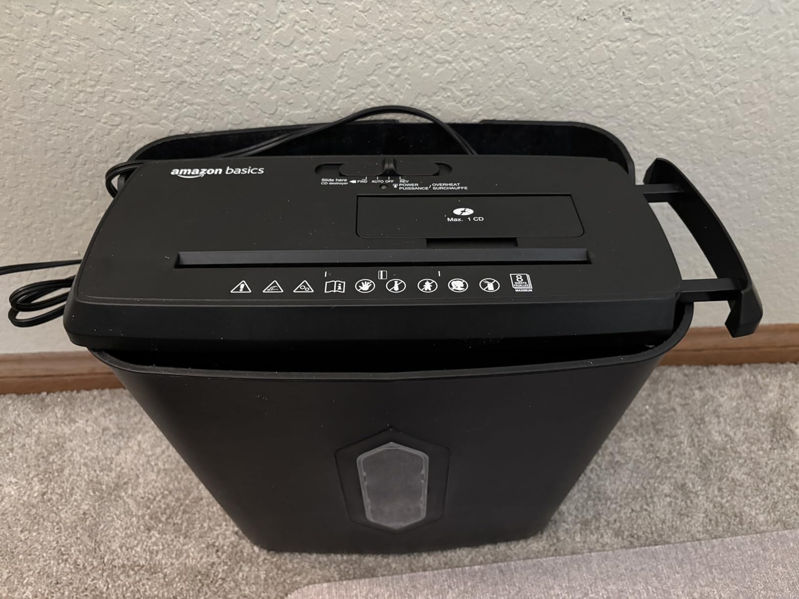 Amazon Basics 8-Sheet Strip Cut Portable Paper, CD, and Credit Card Shredder with Auto-Off, Overheat Protection, Compact Design, No Basket, Extendable Arm, Black customer photo 1