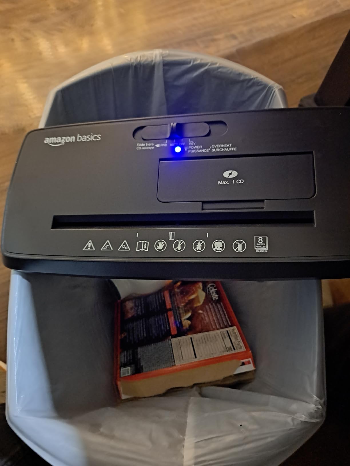 Amazon Basics 8-Sheet Strip Cut Portable Paper, CD, and Credit Card Shredder with Auto-Off, Overheat Protection, Compact Design, No Basket, Extendable Arm, Black customer photo 2