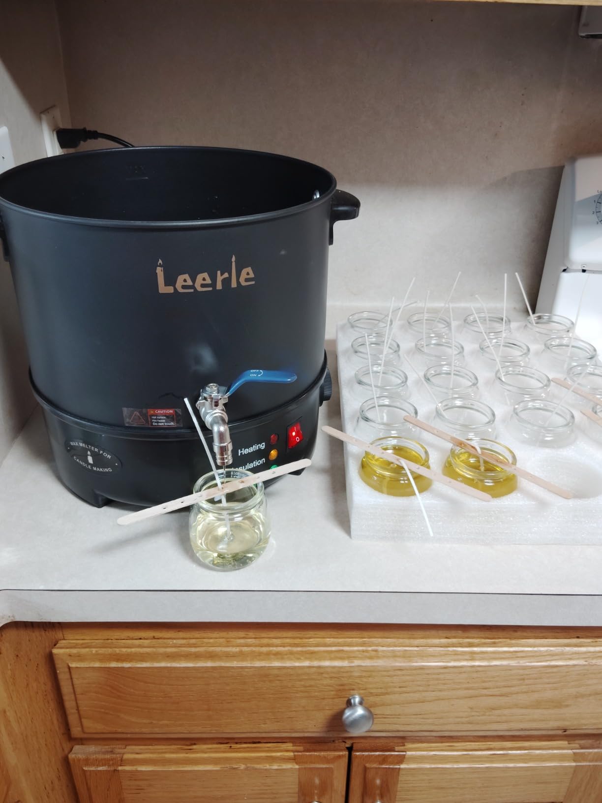Leerie 20Lbs Commercial Wax Melter for Candle Making, L10 Extra Large Electric Wax Melting Pot Kit for Candle Making Business with Heating Core Brass Spout & Temp Control & Heat Resistant Handle customer photo 1
