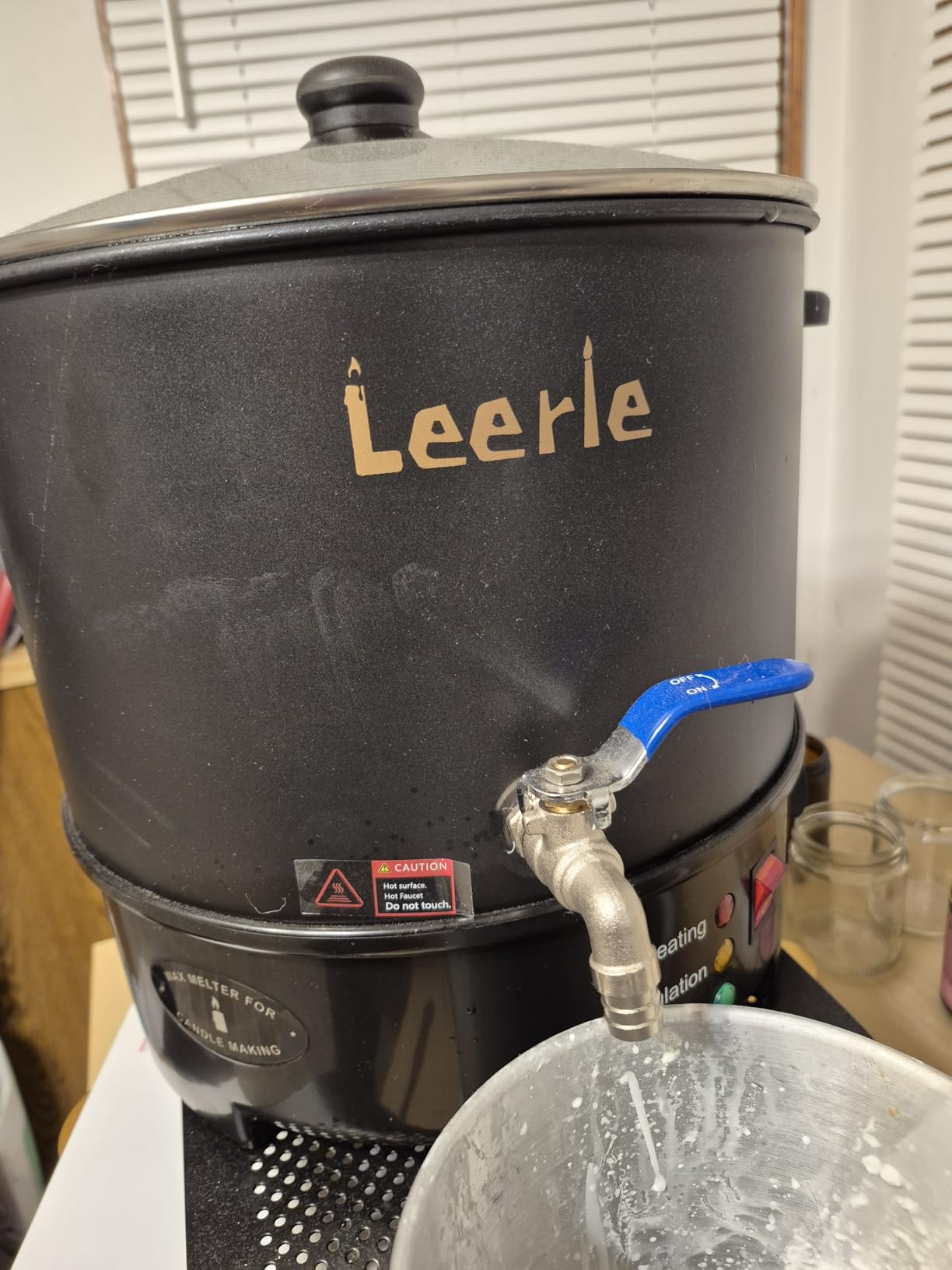 Leerie 20Lbs Commercial Wax Melter for Candle Making, L10 Extra Large Electric Wax Melting Pot Kit for Candle Making Business with Heating Core Brass Spout & Temp Control & Heat Resistant Handle customer photo 2