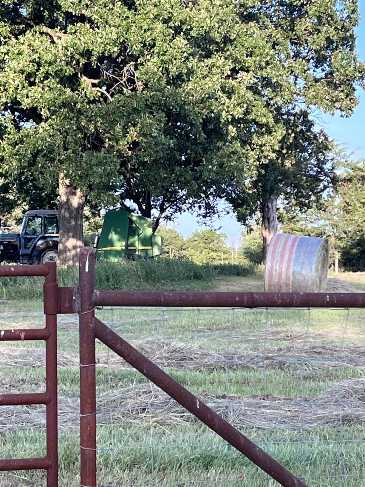Bale Tuff Freedom Round Bale Net Wrap, 48 in x 9,840 ft, Fits 4 ft - 1 Roll | Red, White & Blue Patriotic Net Wrap | UV-Resistant Polyethylene | Consistent Bale Coverage for Hay & Forage customer photo 1