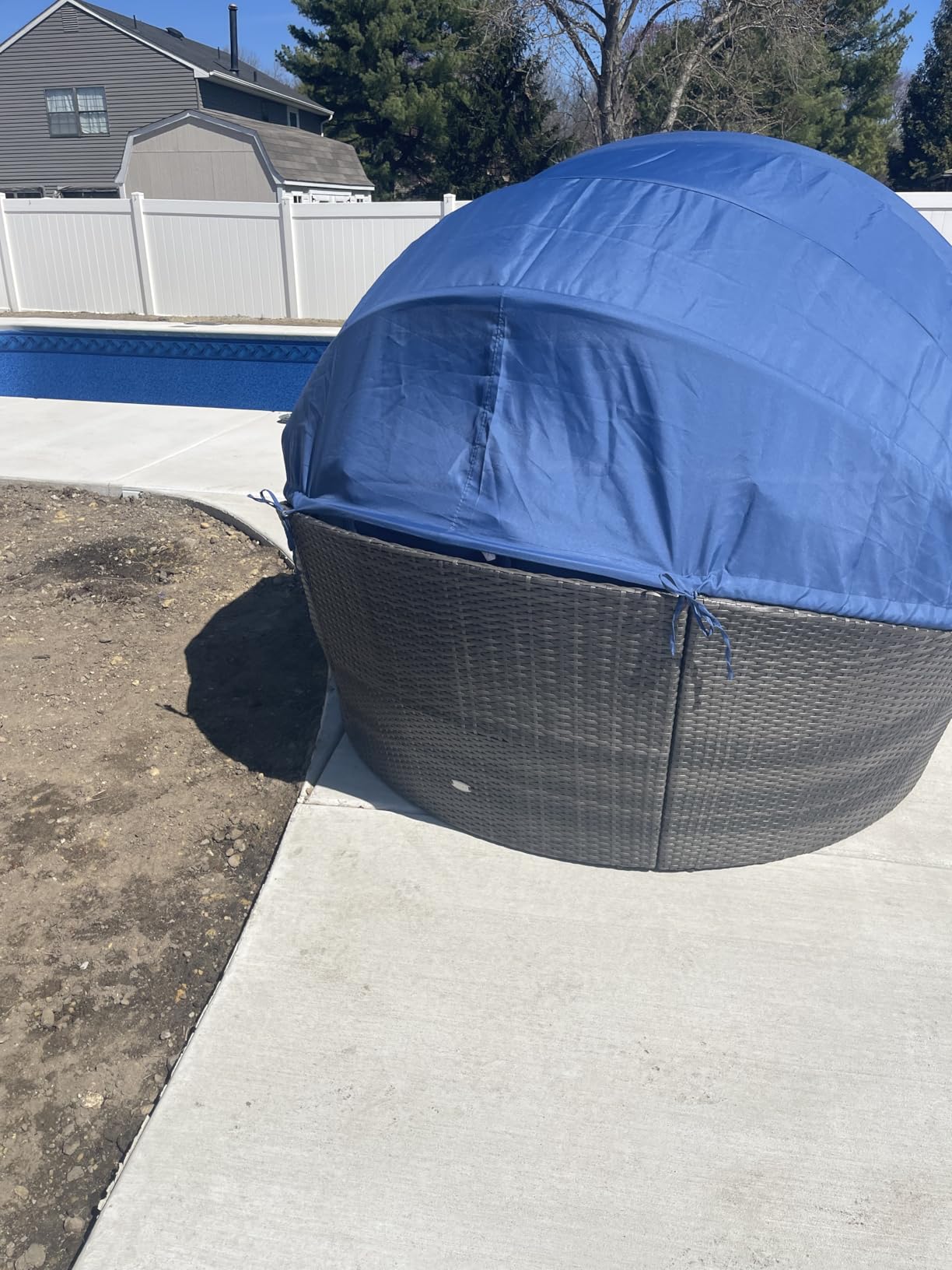 Tangkula Outdoor Round Daybed with Retractable Canopy, PE Wicker Sectional Seating Furniture with Cushions and Throw Pillows, Separates Cushioned Seats for Backyard, Poolside (Navy) customer photo 2