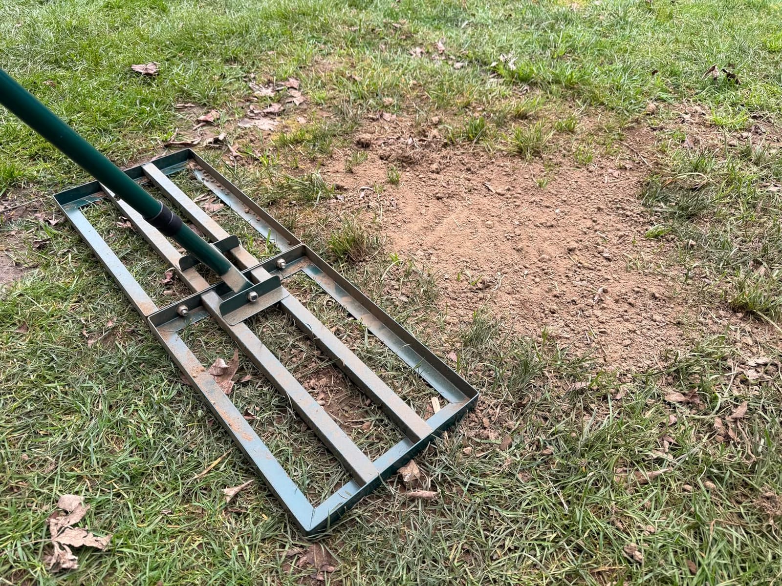 Lawn Leveling Rake,Stainless Steel Lawn Leveler with 30”x10” Ground Plate, 78” Adjustable Long Handle, Level Yard Tool for Grass, Golf Field, Level Soil or Dirt Ground Surfaces-Green customer photo 1