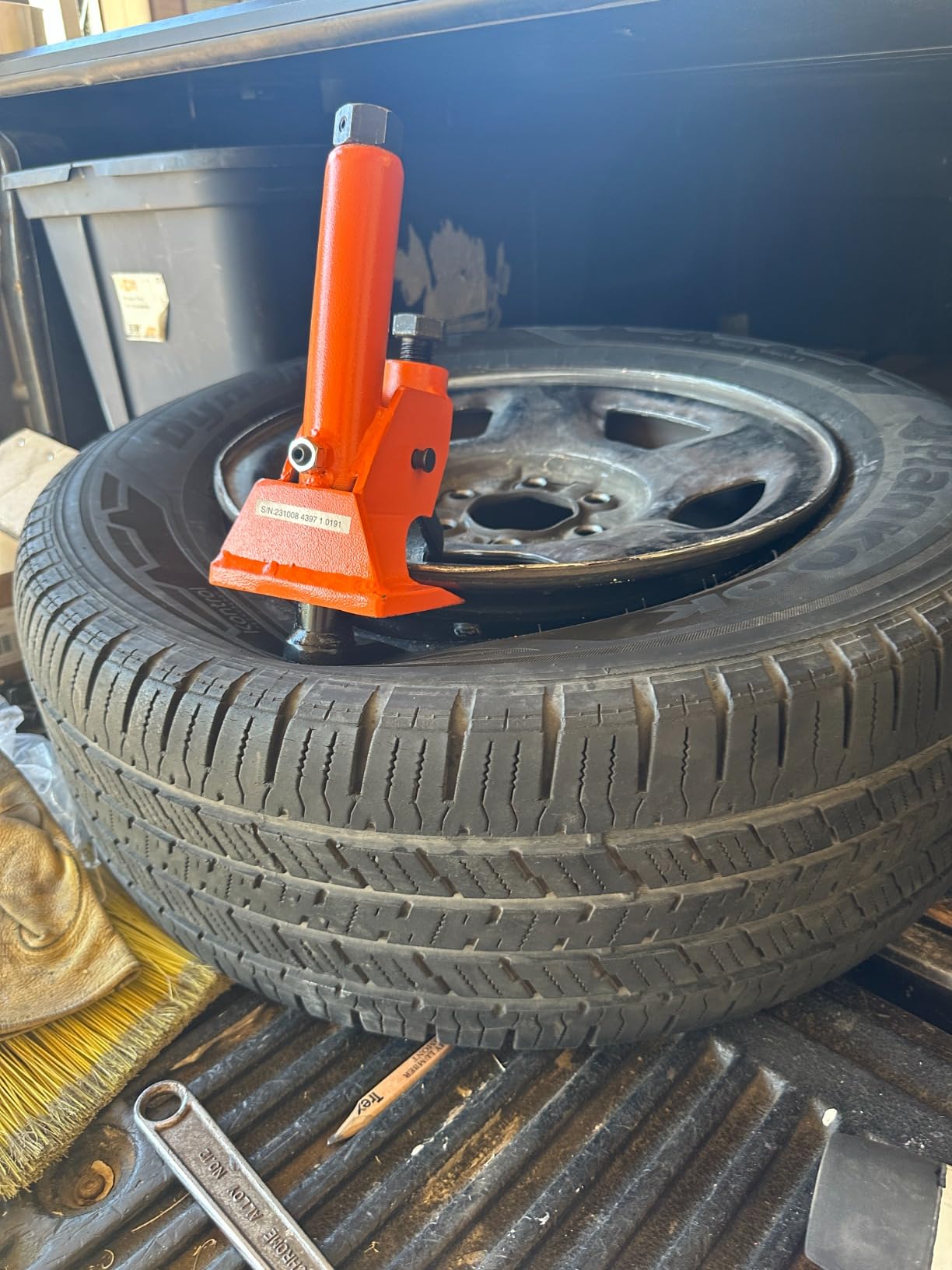 VEVOR Manual Tire Bead Breaker, 38