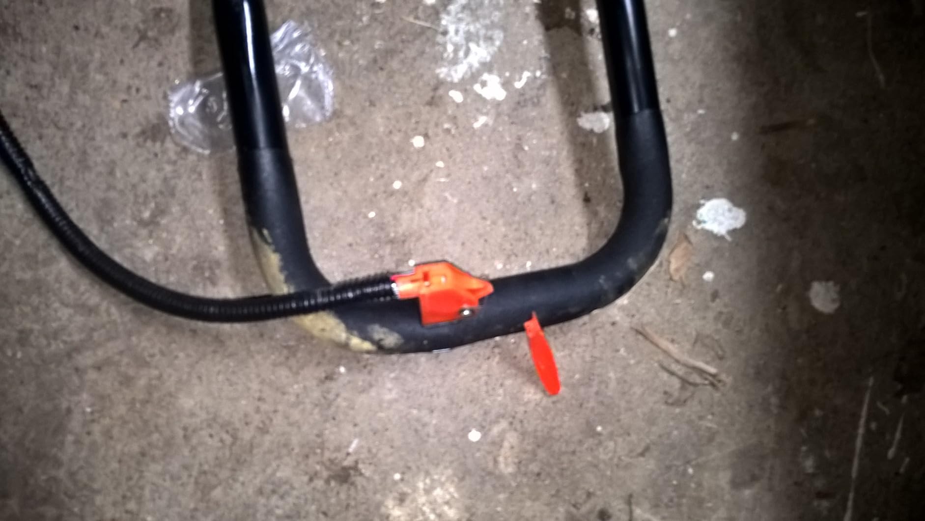 VEVOR Post Hole Digger,52cc 1450W Auger Digger,Gas Powered Earth Digger with Two Drill Bit 6''& 10''and 3 Extension Rods,for Farmland,Garden and Plant,EPA Certification,Black+Orange+White customer photo 1