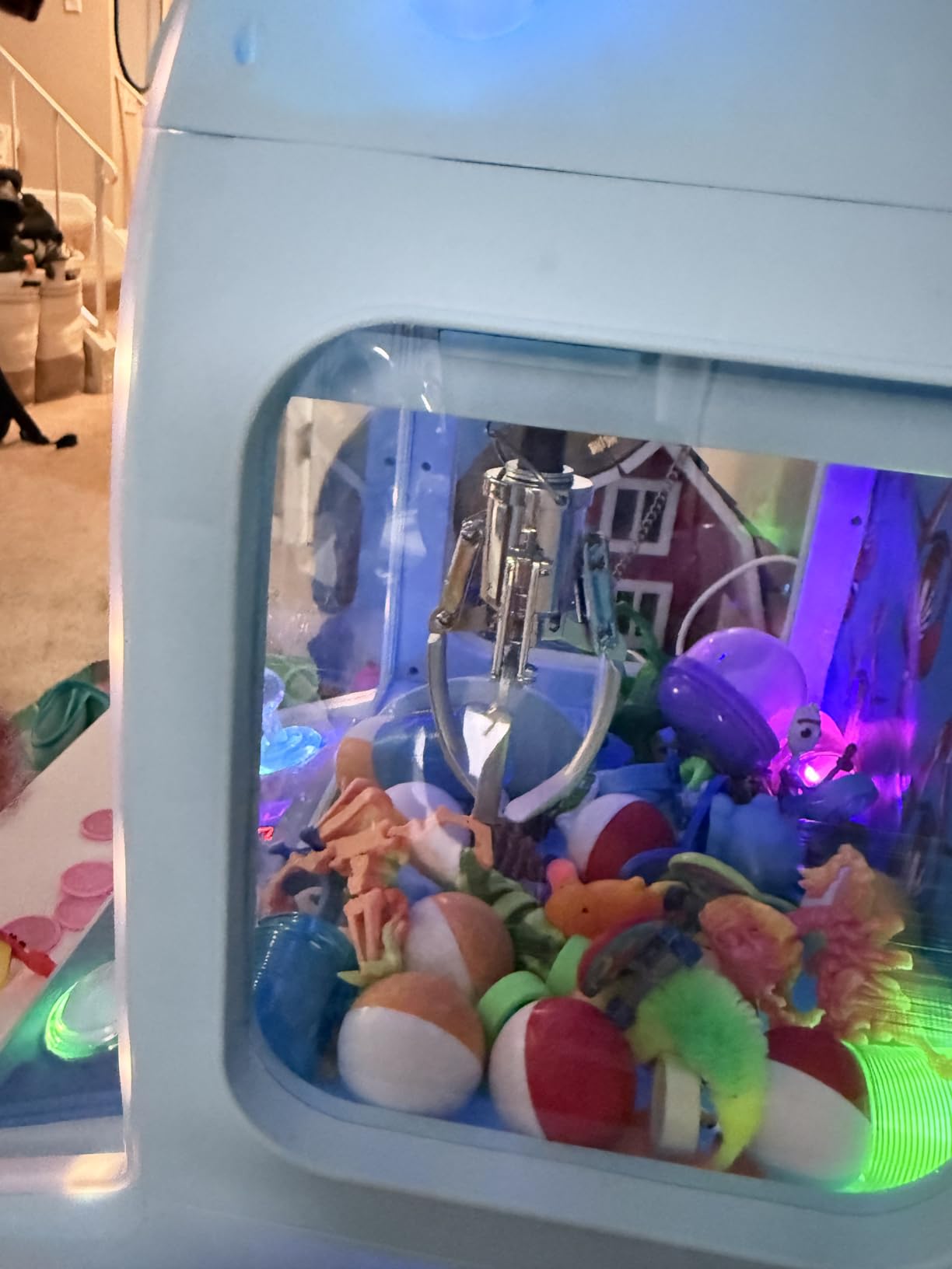 Skirfy Claw Machine for Kids, Arcade Claw Game Toy with Lights & Music, Coin Operated Candy Grabber, Birthday Gift for Boys Girls, Family Party Game customer photo 1