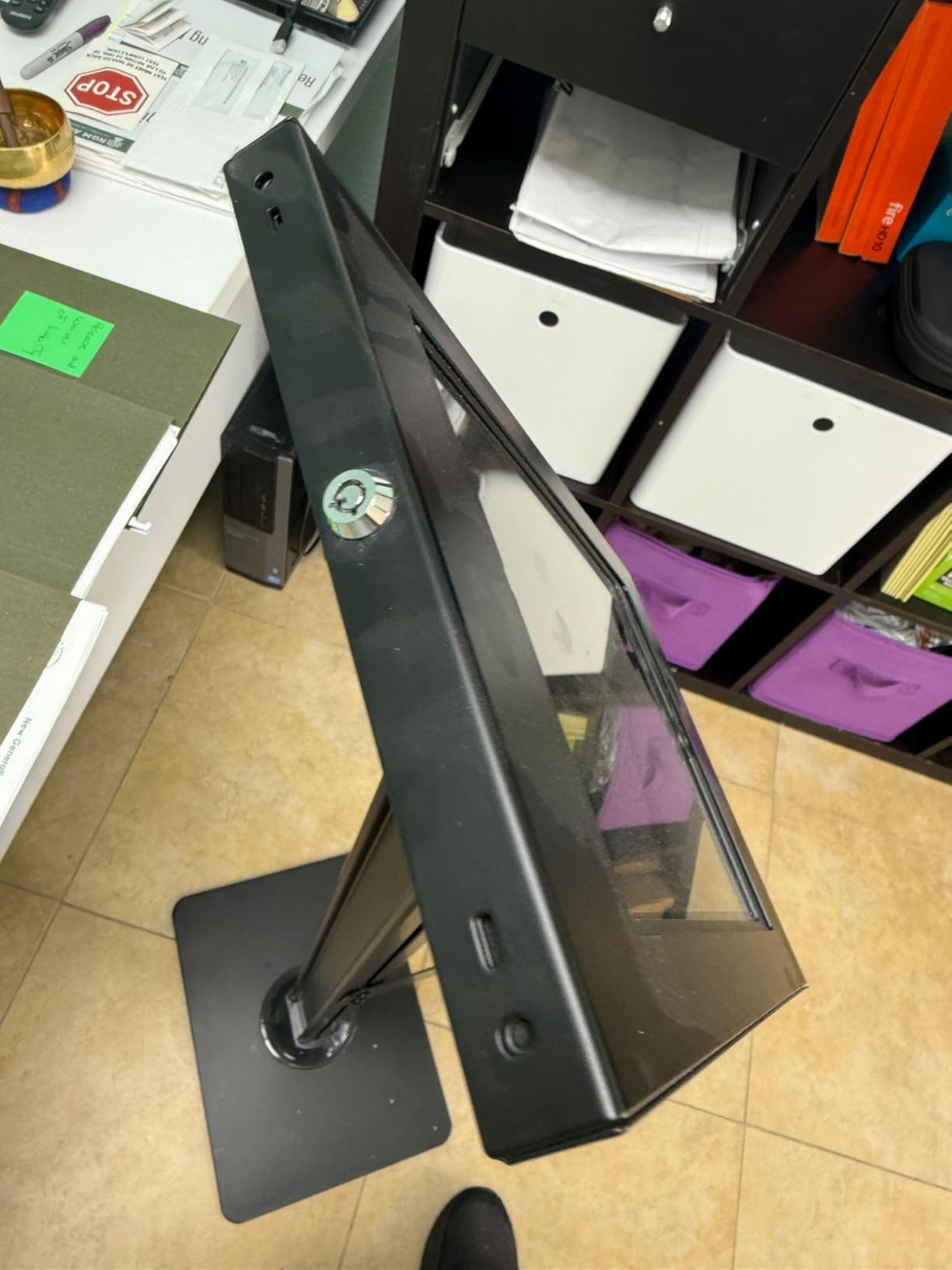 Mount-It! Anti-Theft iPad Tablet Floor Stand Kiosk with Literature Holder customer photo 1