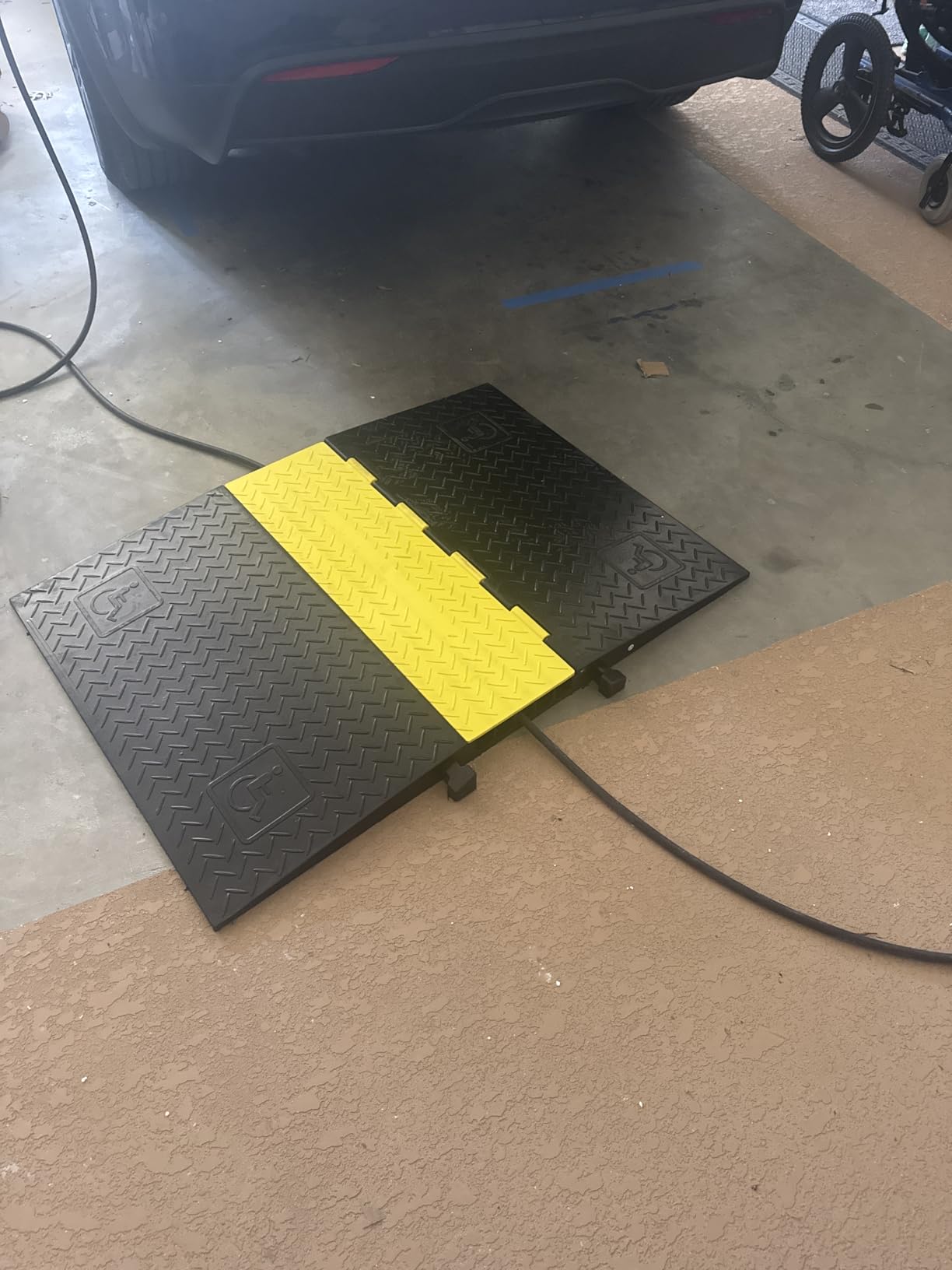 VEVOR Rubber Speed Bump, 2 Pack 2 Channel Speed Bump Hump, Long Modular Speed Bump Rated 22000 LBS Load Capacity, 39.3''x12''x1.97'' inch Garage Speed Bump for Asphalt Concrete Gravel Driveway customer photo 1